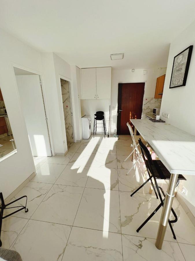 Apartment Near Subway And Supermarket Parigi Esterno foto