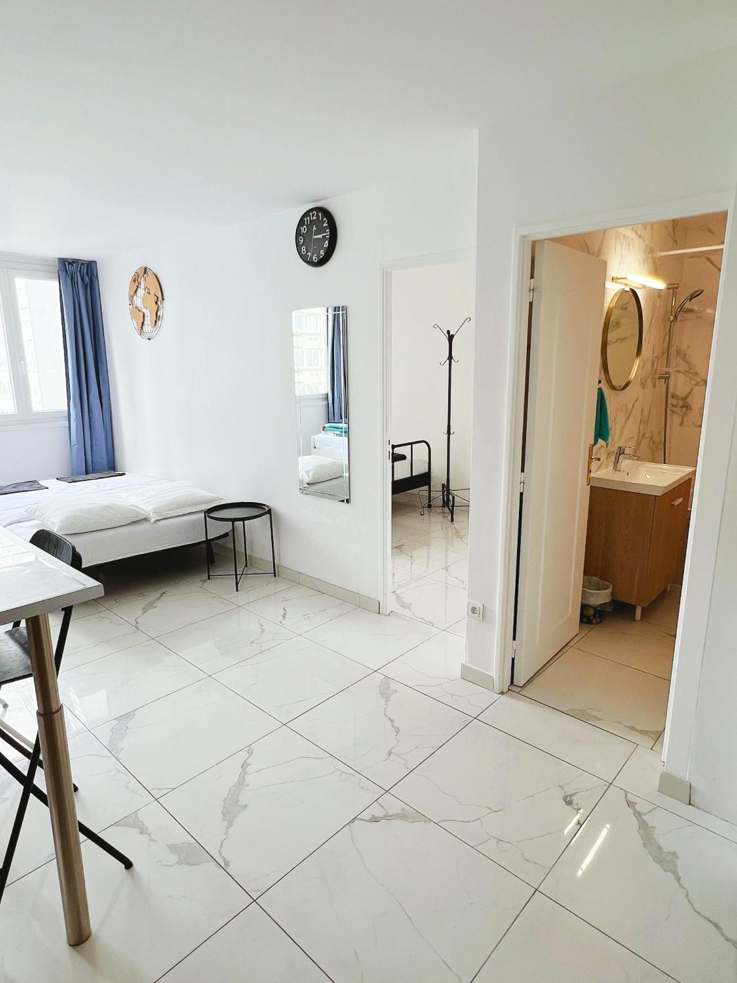 Apartment Near Subway And Supermarket Parigi Esterno foto